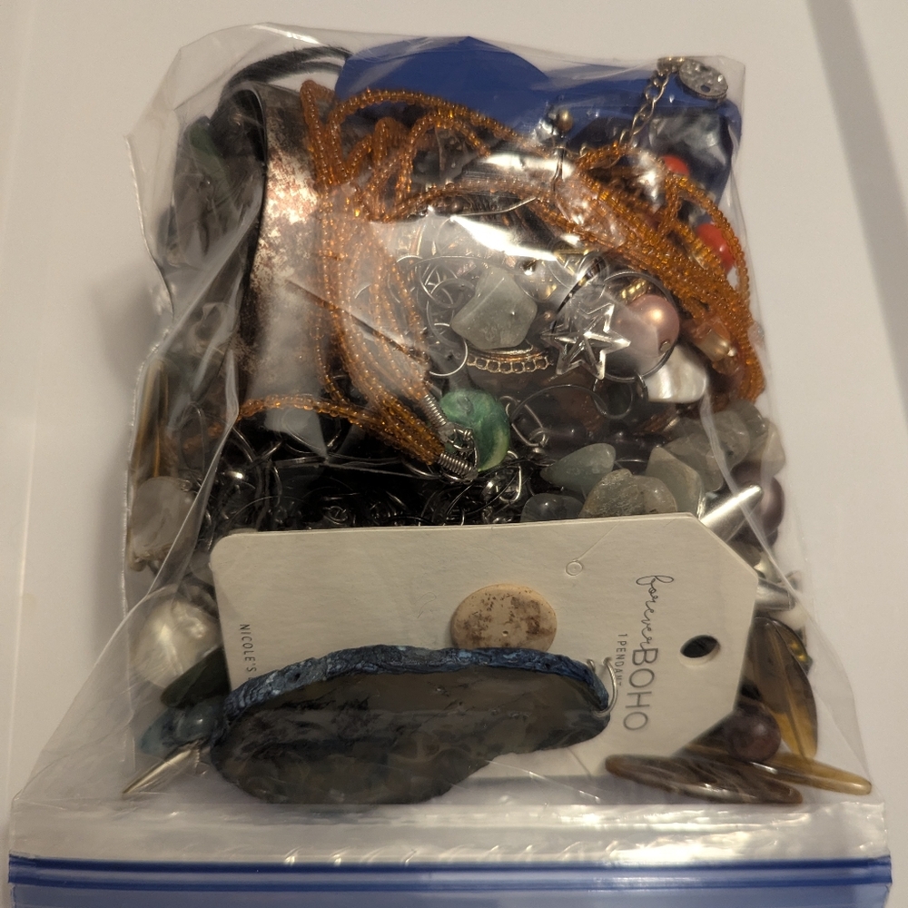 2 LB Assorted Jewelry Bag